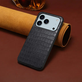 Detailopname van de PU-leerlook en reliëfstructuur van het hoesje